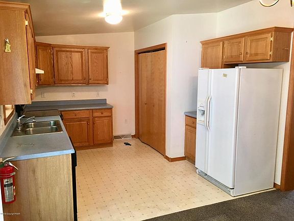 5th image of 11 Briarwood Ct N
