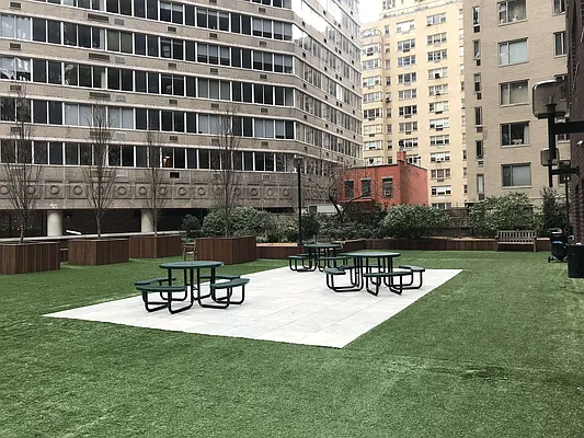 Rented by NY NY Condo, Inc | media 17