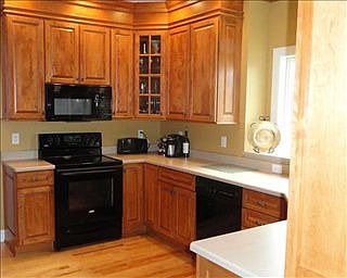3rd image of 2710 Glen Oaks Dr