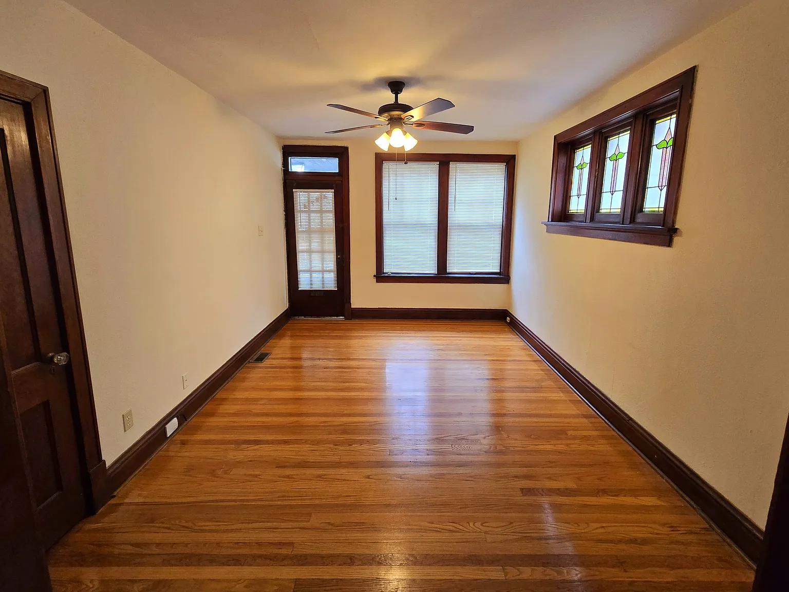 4974 Pernod Ave — Photo 4