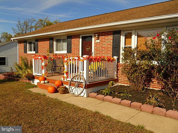 3rd image of 112 Crescent Dr