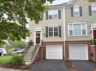 42906 Golf View Dr, Chantilly, VA 20152
