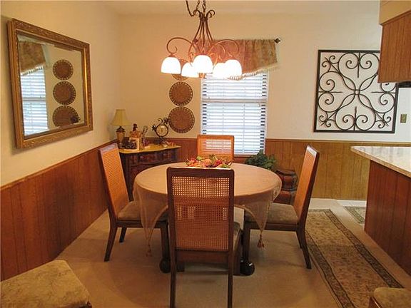 5th image of 2110 Huntington Dr