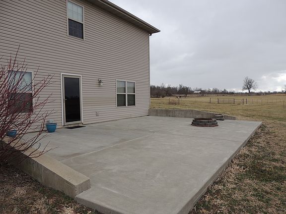 Apt entrance into Basement