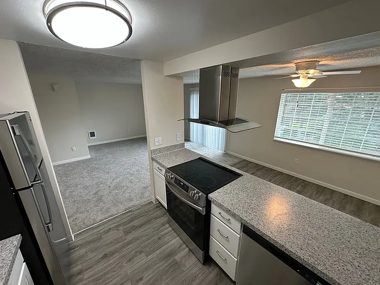 Evanbrook Apartments — Photo 58