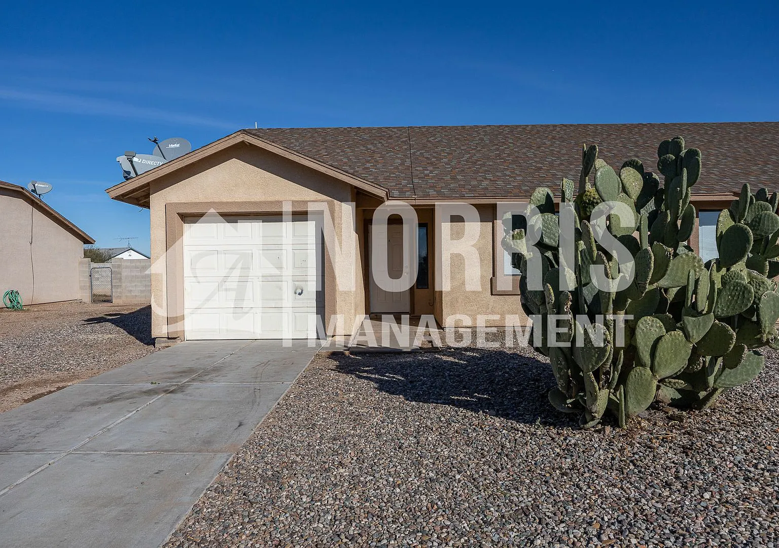 Perfect Duplex in Arizona City — Photo 1