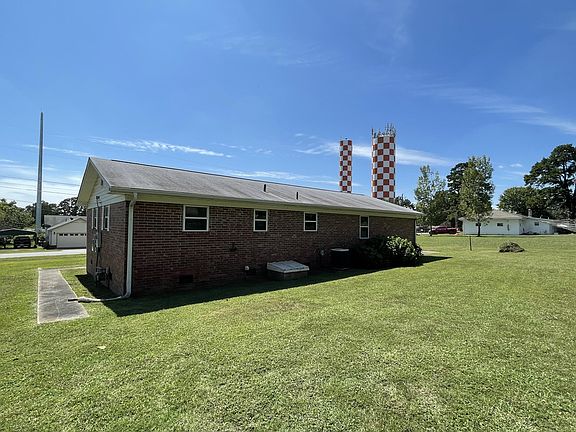 5th image of 4 Red Bud Dr