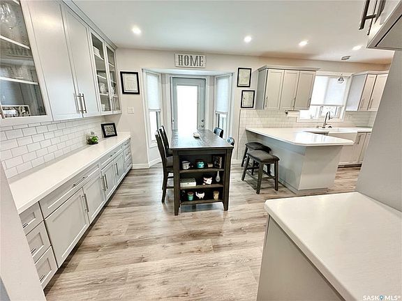 5th image of 602 Brimacombe Dr