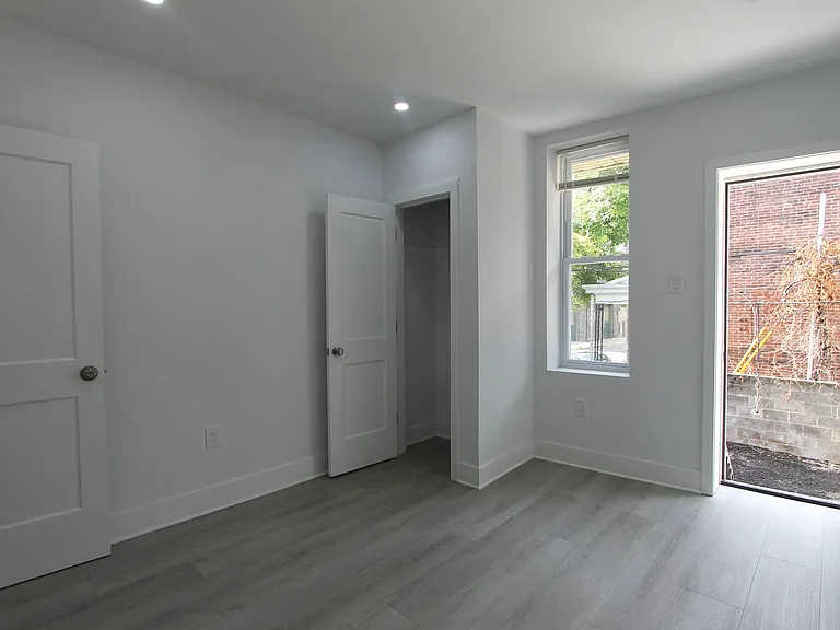 103 E Coulter St — Photo 29