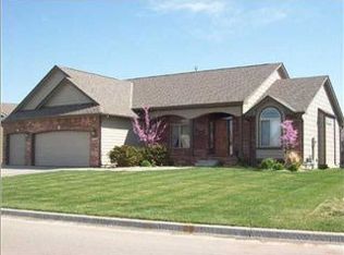 3905 N Lake Ridge St, Wichita, KS 67205