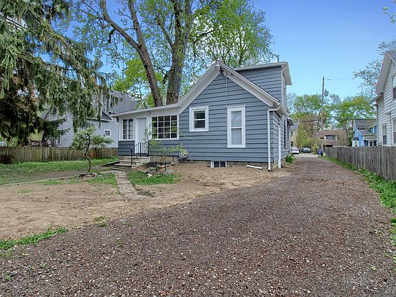 4th image of 127 Bates St