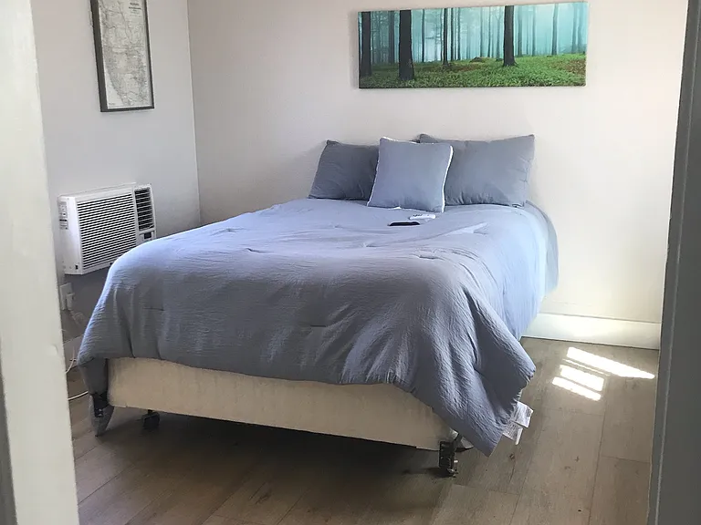200 W White St #3 — Photo 4
