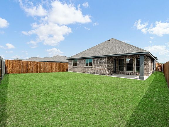 4th image of 3833 Myrtle Way