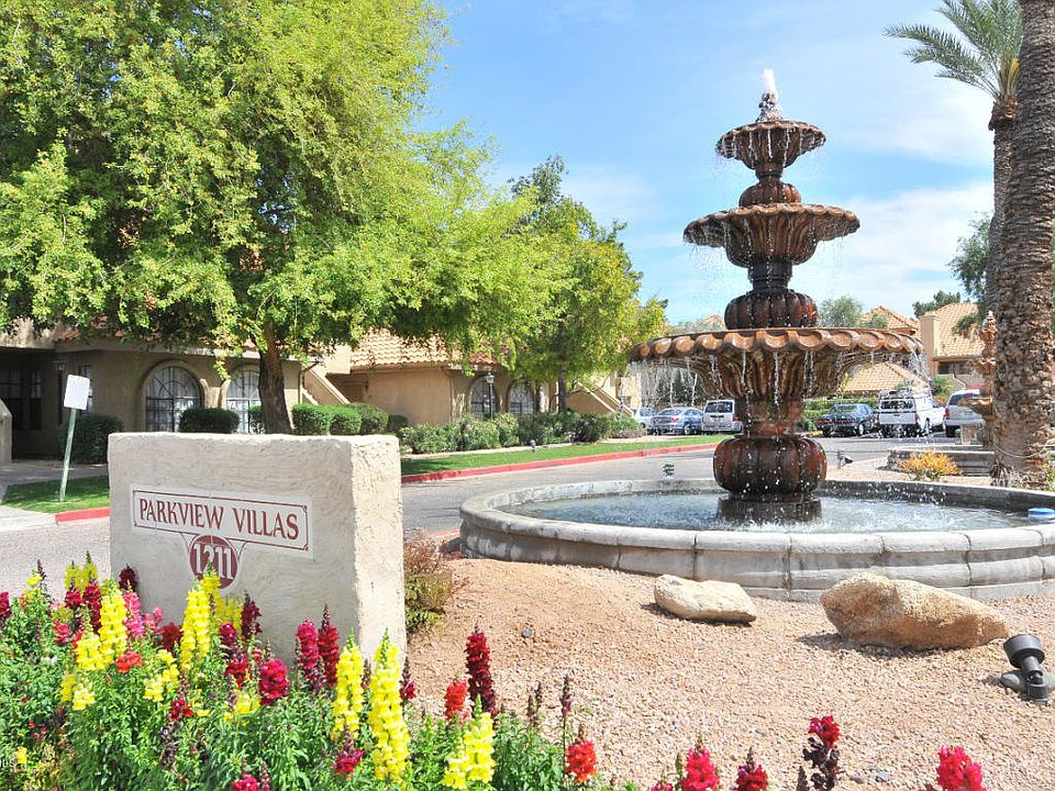 Entrance water fountains