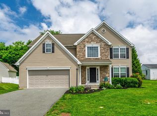 8 Copperwood Ln, Ephrata, PA 17522