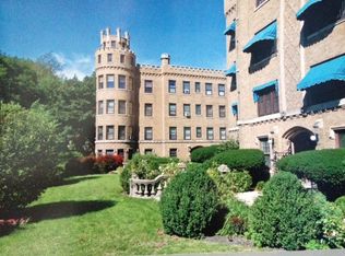 2436 W Greenleaf Ave #1, Chicago, IL 60645