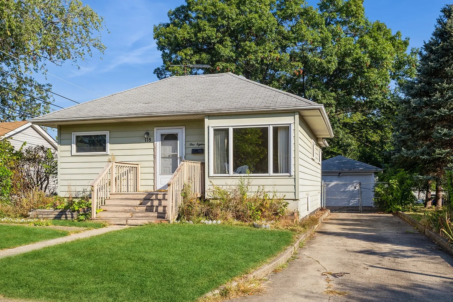 118 E Harding Rd photo 1