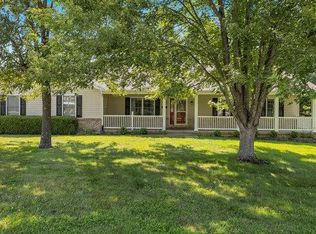 26328 Falling Leaf Dr, Warrenton, MO 63383