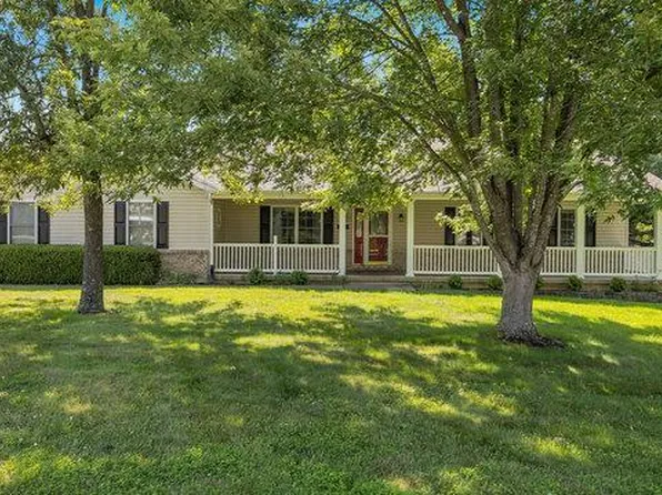 26328 Falling Leaf Dr, Warrenton, MO 63383