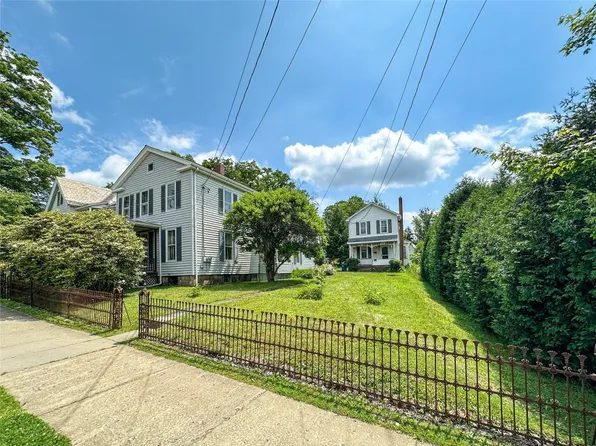 693-695 N Main St, Meadville, PA 16335