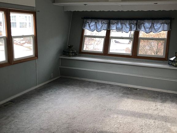 2nd image of 28 Rockland Ave