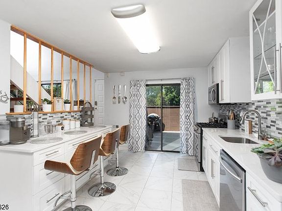 4th image of 199 Kingsberry Dr #199