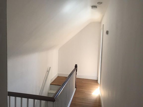 3rd image of 1019 Hyde Park Ave #B