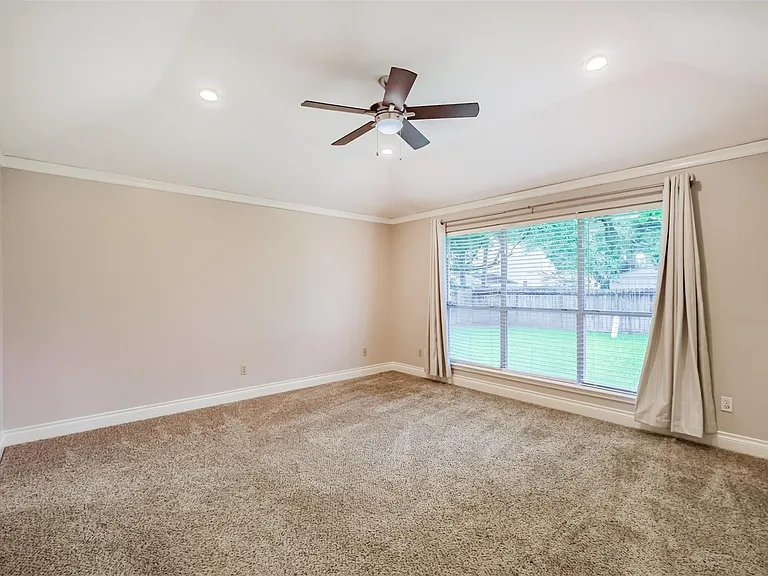 2315 Cunningham Dr — Photo 10