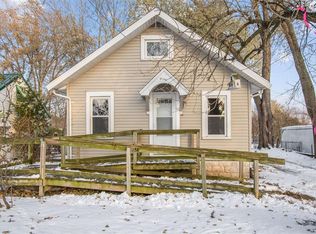 2437 Fruitland Blvd SW, Cedar Rapids, IA 52404