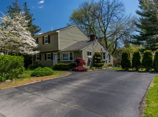 12 Walsh Rd, Bedford, MA 01730