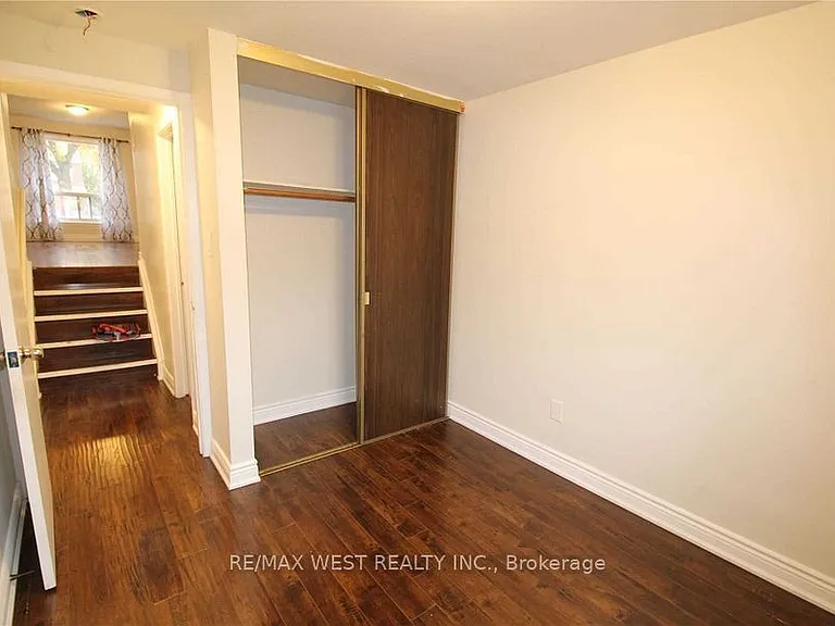 11 Tindale Rd #UPPER — Photo 6