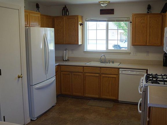 4th image of 635 Valley Vista Way