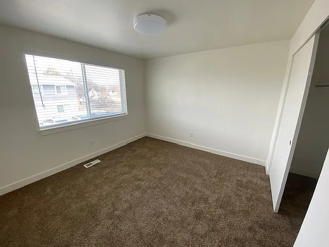 258 E Center St — Photo 3