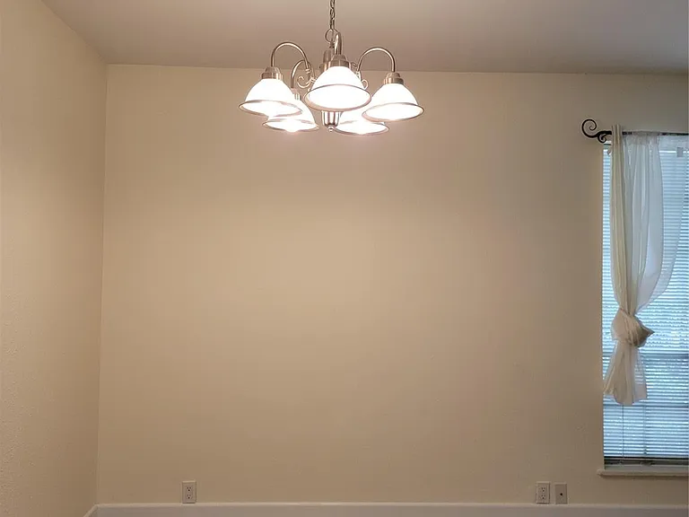 2101 Fountain View Dr #27 — Photo 6