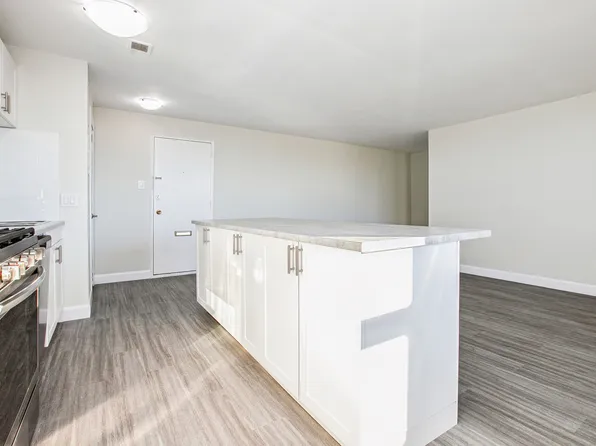 Lake Street Apartments, 365 Lake St, Sault Ste. Marie, ON P6B 3K8