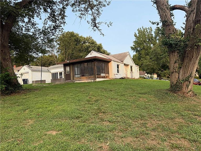 Listing photo 5
