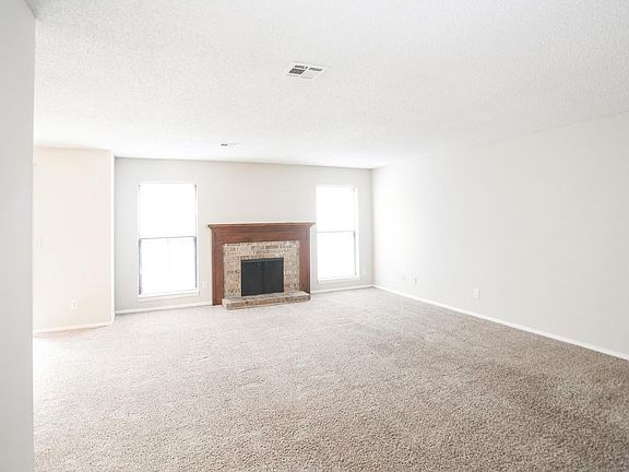 3rd image of 8909 W 102nd Ter