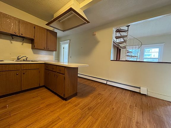 3rd image of 415 Waterville St #3
