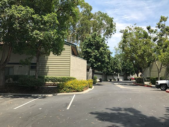 3rd image of 3513 Eucalyptus St