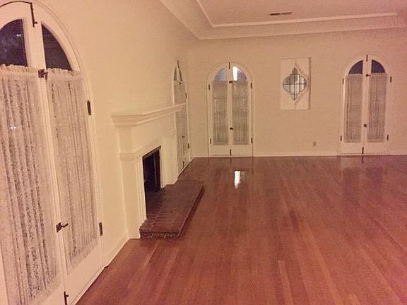 3rd image of 162 N Arnaz Dr #162