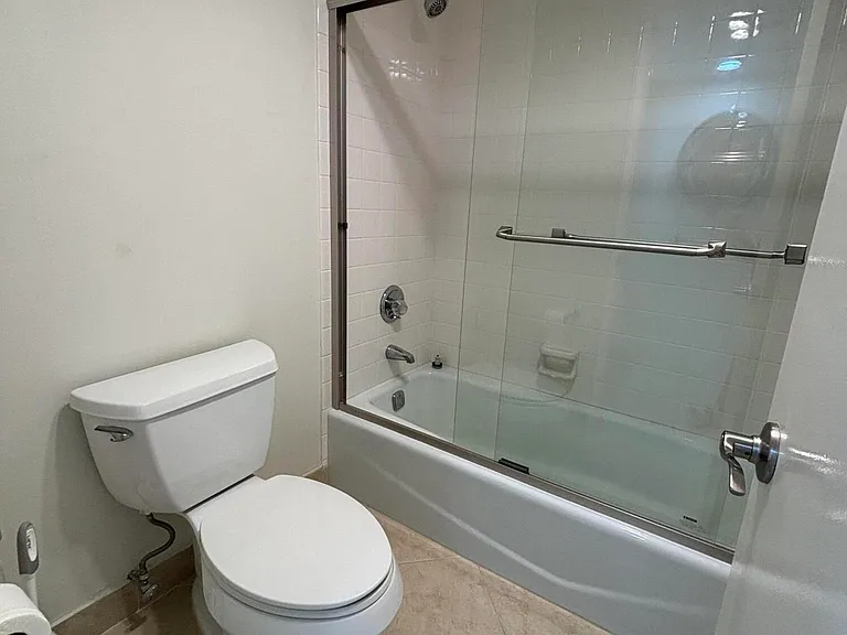 555 Oaks Ln #309 — Photo 13