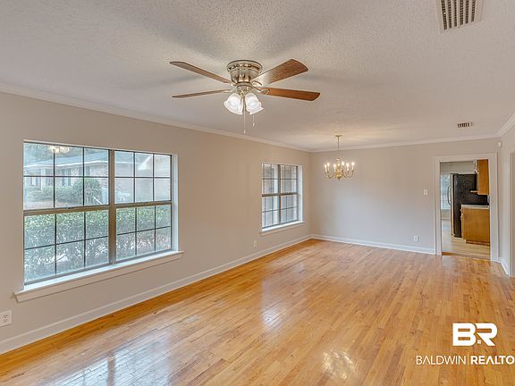 4th image of 5418 Yucca Dr