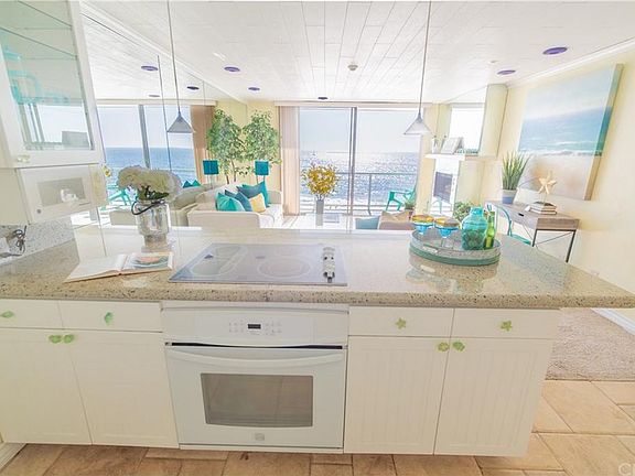 2nd image of 615 Esplanade Unit 202