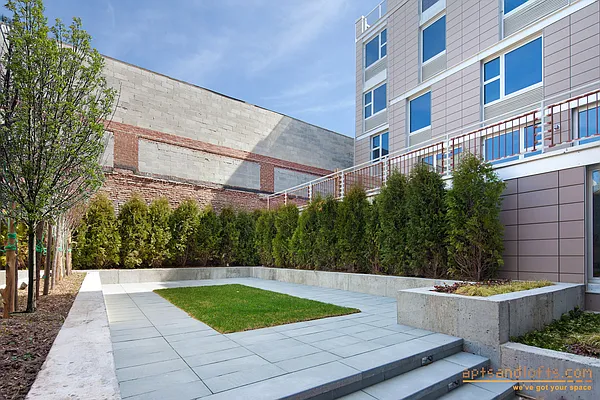 Rented by aptsandlofts.com | media 21