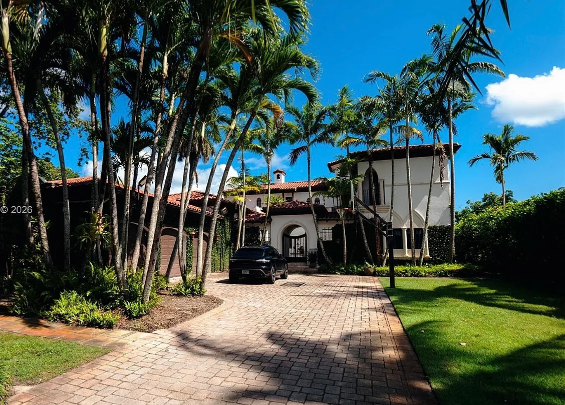 6 bed, 5.5 bath, 5322 sqft, $28,000 — Photo 4
