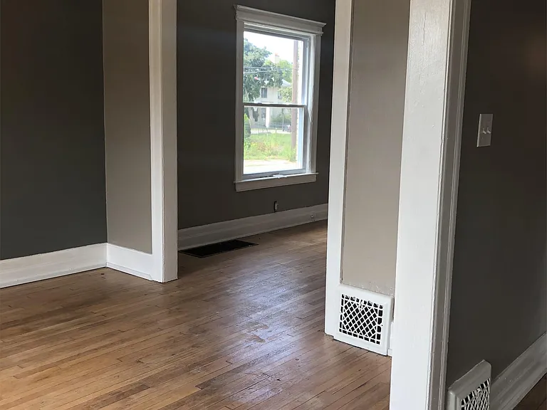 505 Westminster St — Photo 3