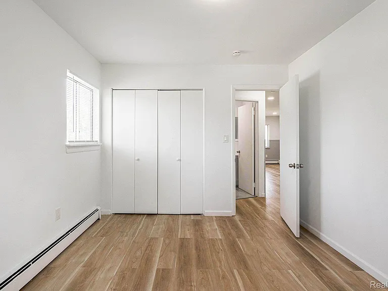 2475 S Commerce Rd #10 — Photo 29