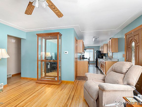 4th image of 966 48th St SE