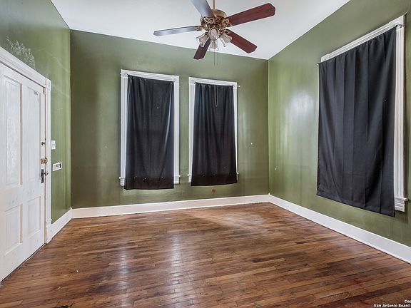 2nd image of 2202 S Presa St