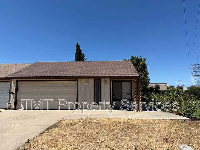7847 Orchard Woods Cir — Photo 16